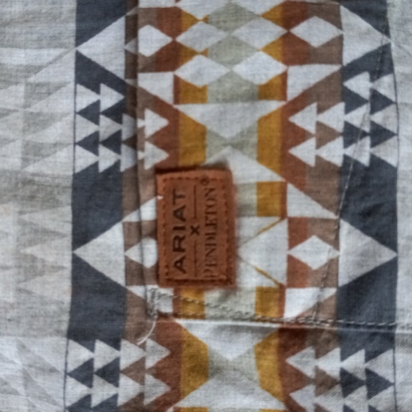 Ariat × Pendleton size L button down - Picture 3 of 11